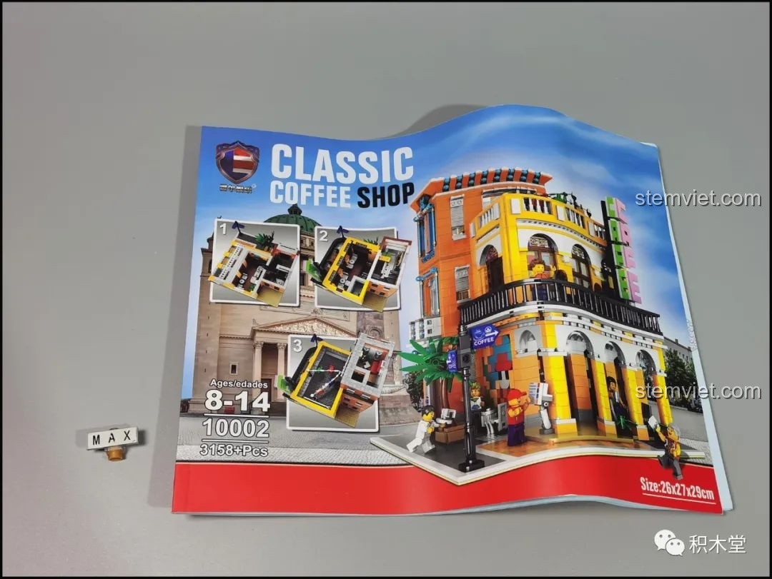 Sách hướng dẫn lắp ráp chi tiết của bộ RAEL 10002, bìa sách in hình mô hình hoàn chỉnh.