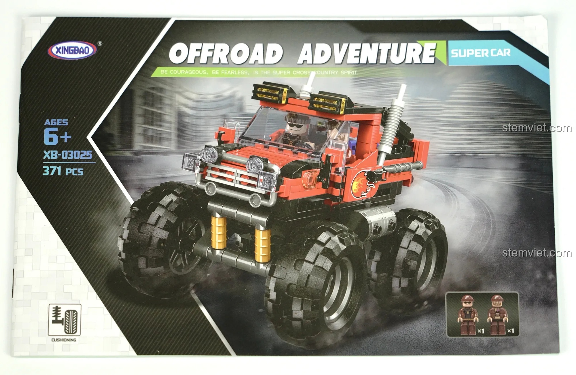 Sách hướng dẫn lắp ráp chi tiết và sticker trang trí đi kèm trong bộ xếp hình Xe bán tải địa hình 03025.