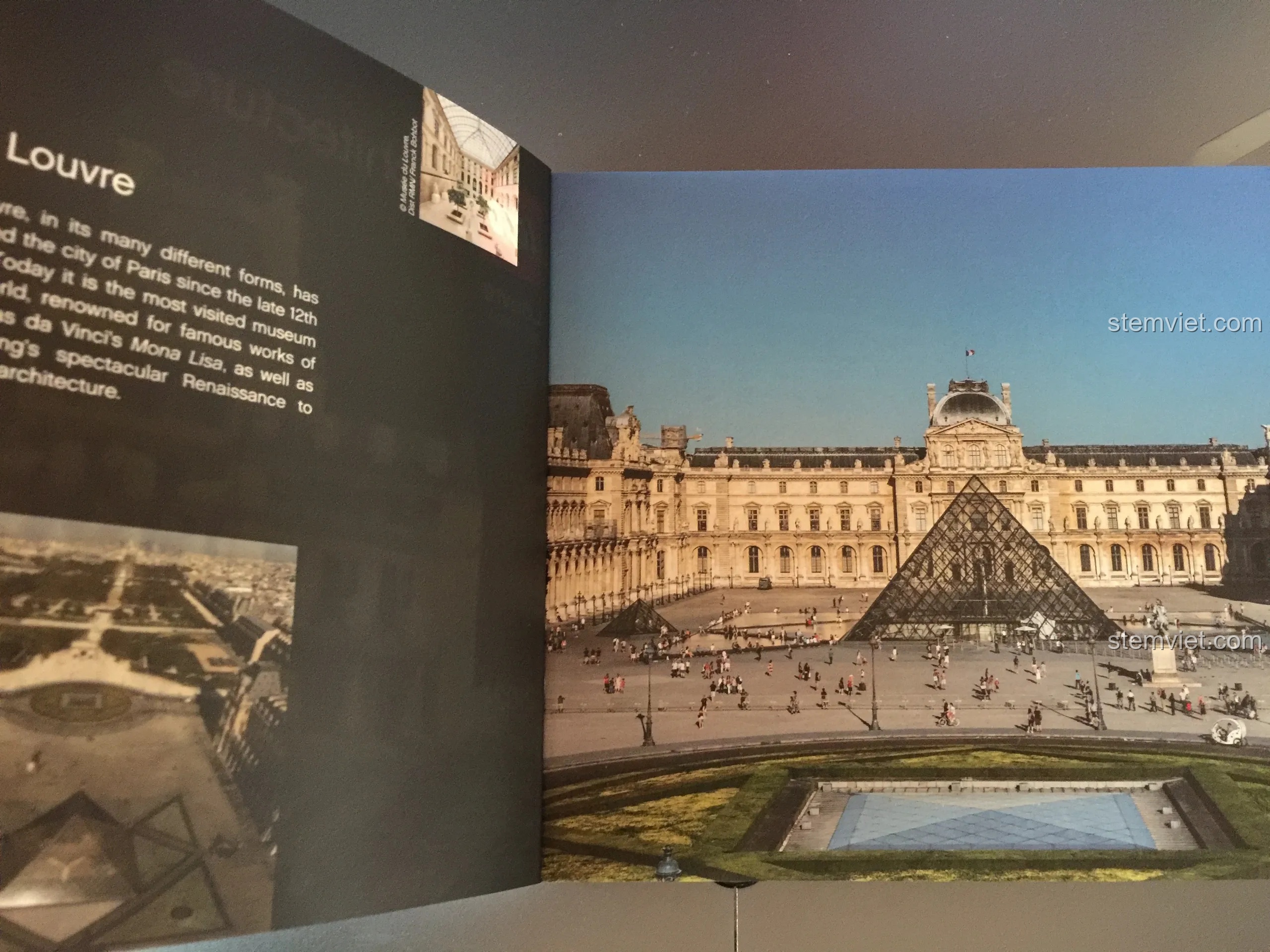 Sách hướng dẫn của LEGO 21024 Louvre với hình ảnh Bảo tàng Louvre ngoài đời thực, mang lại cảm hứng cho người lắp.