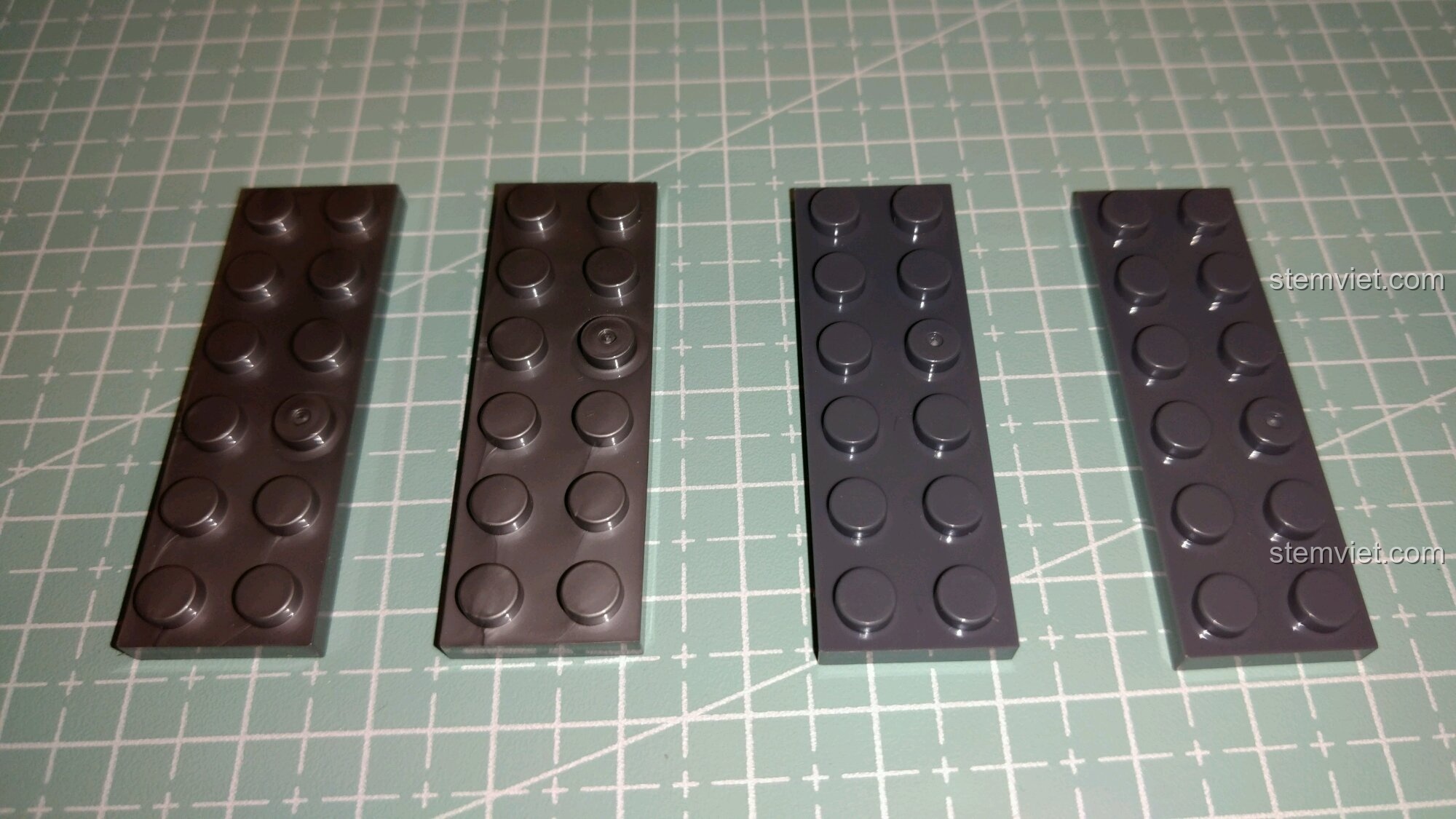 So sánh màu sắc các chi tiết xám trong bộ lắp ghép Sembo 60020.