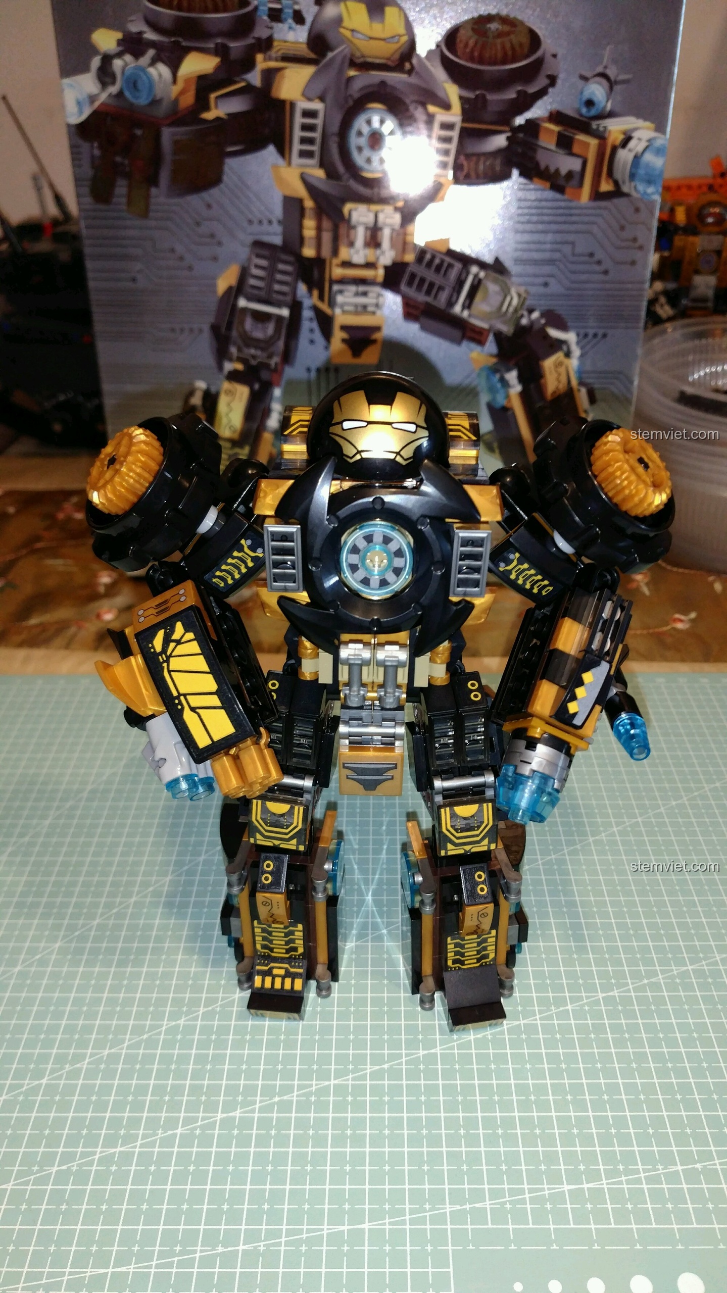 Mô hình hoàn chỉnh của bộ lắp ráp Sembo 60023 Robot Người Sắt MK23.