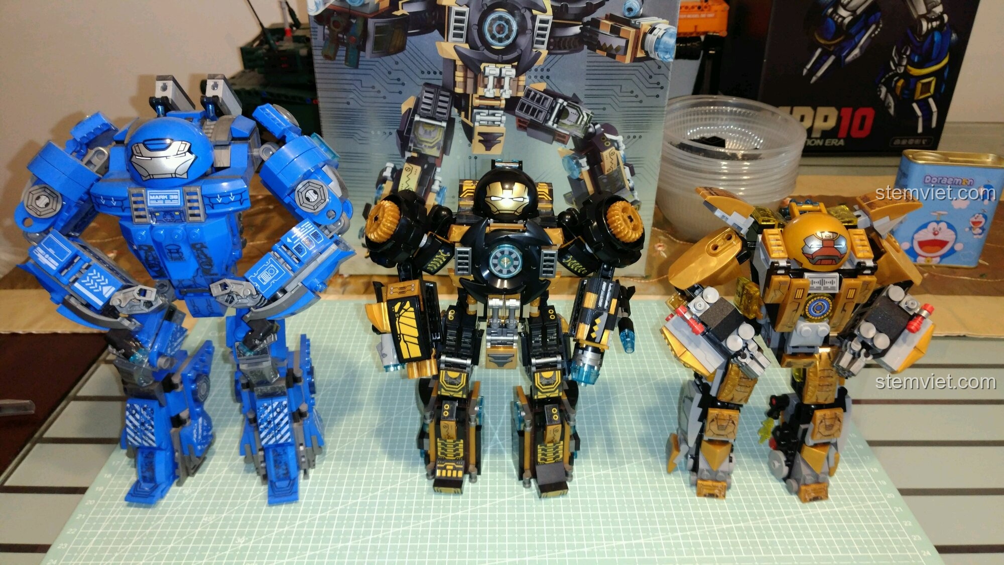 So sánh kích thước của bộ giáp Sembo 60023 với các mô hình robot khác.