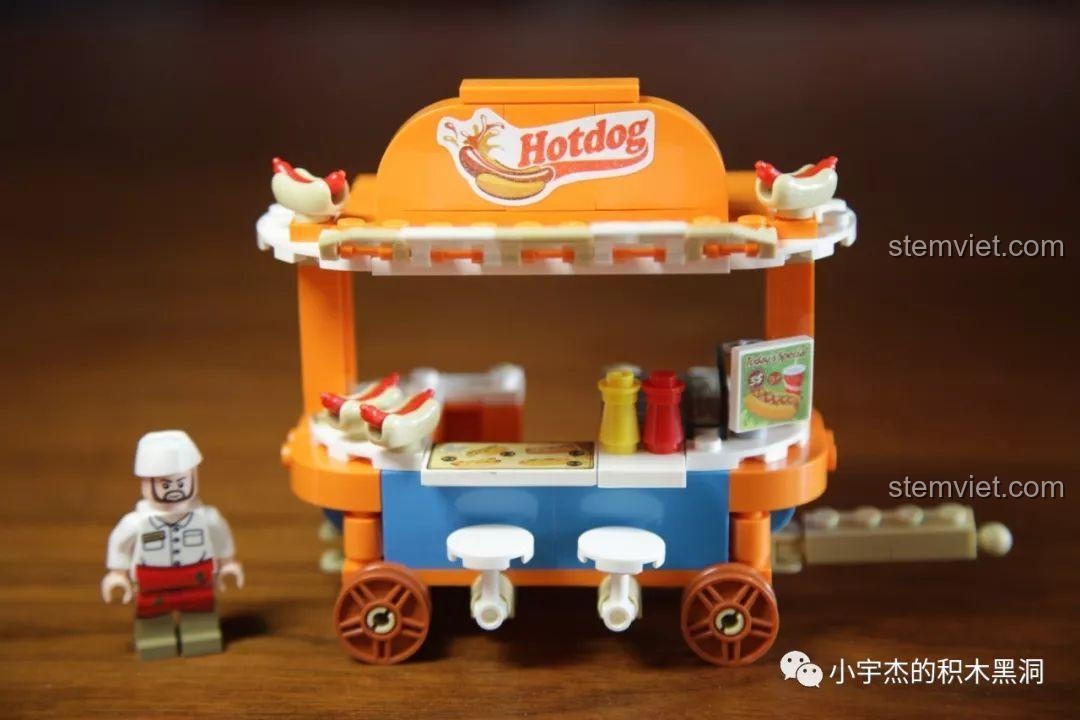 Mô hình xe bán hotdog Sembo 601113 sau khi lắp ráp hoàn chỉnh, đi kèm minifigure người bán hàng.