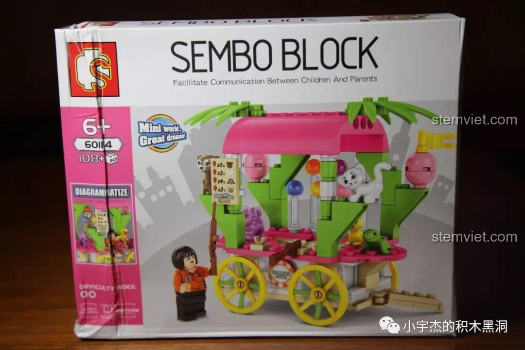 Cận cảnh hộp đồ chơi lắp ráp quầy trò chơi bắn súng Sembo 601114 với 108 mảnh ghép, màu sắc tươi sáng.