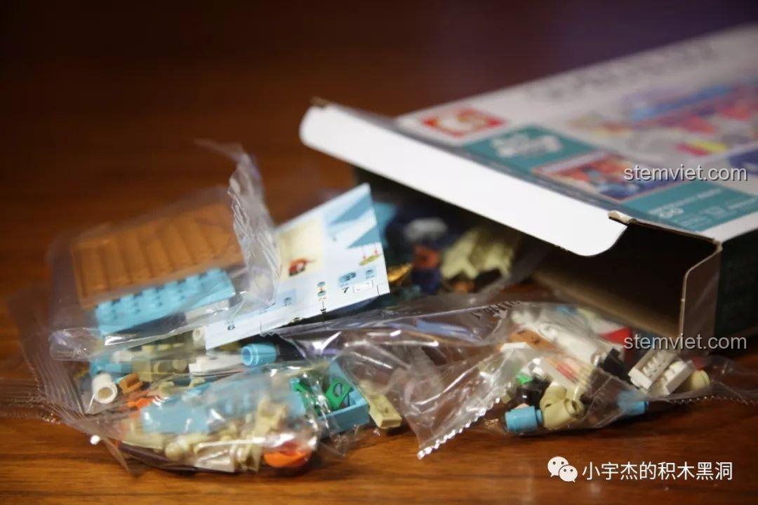 Hộp bộ lắp ráp xe bán lẩu cay Sembo 601115, một phần của bộ 601116.