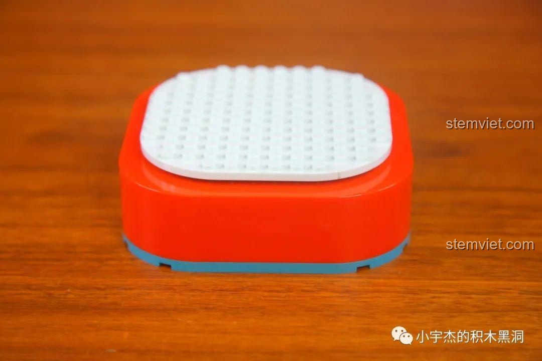 Các túi chi tiết được bọc cẩn thận để tránh trầy xước trong bộ Sembo 601162.