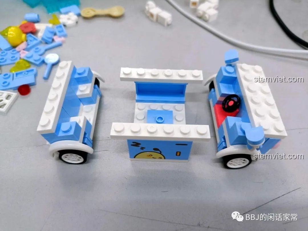 Ba phần chính của khung xe kem SEMBO 615004 đang được lắp ráp, cho thấy cấu trúc cơ bản.