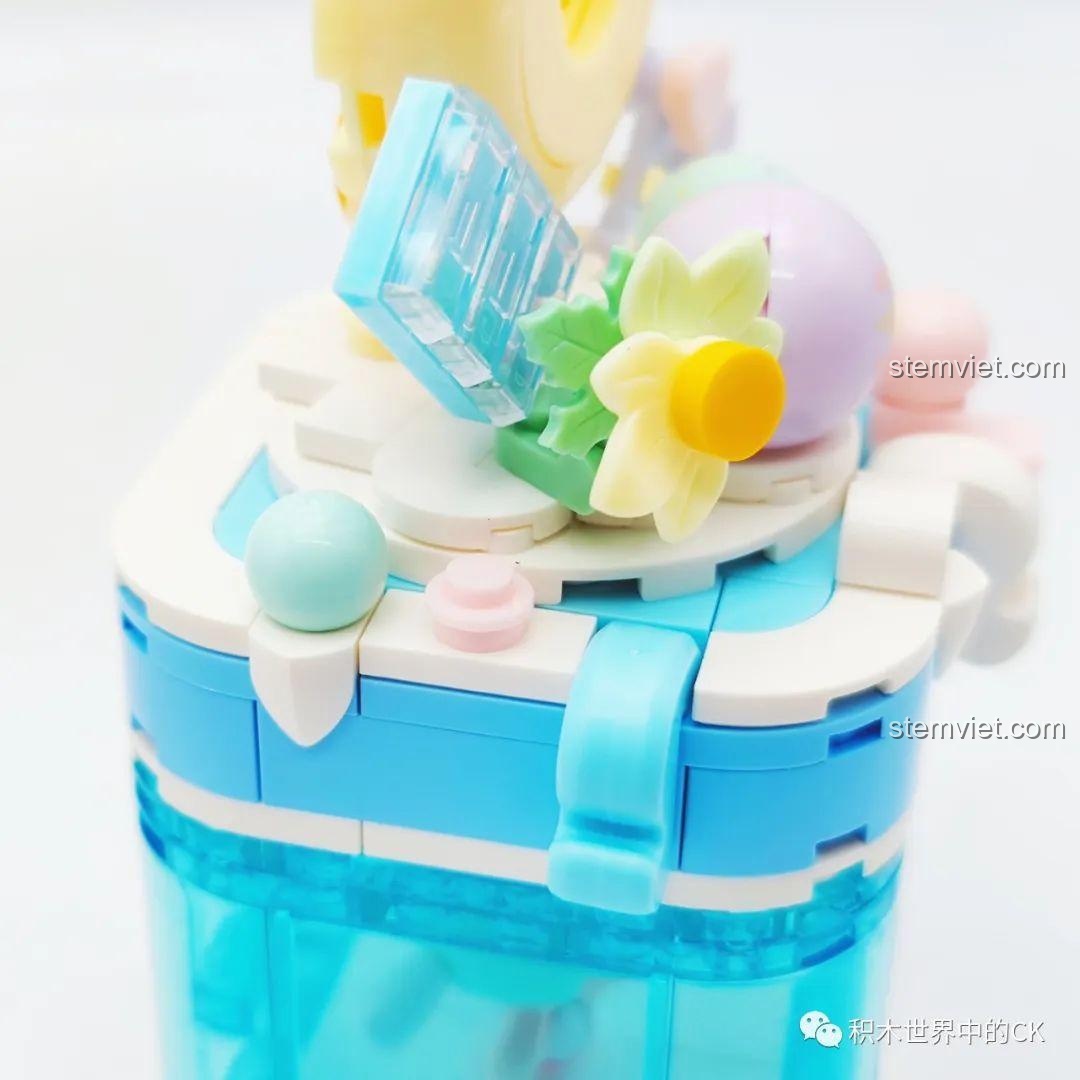 Tổng thể mô hình SEMBO 615014 Cốc Kem Đại Dương Mộng Mơ từ góc nhìn khác. Đồ chơi lắp ráp cho bé gái.