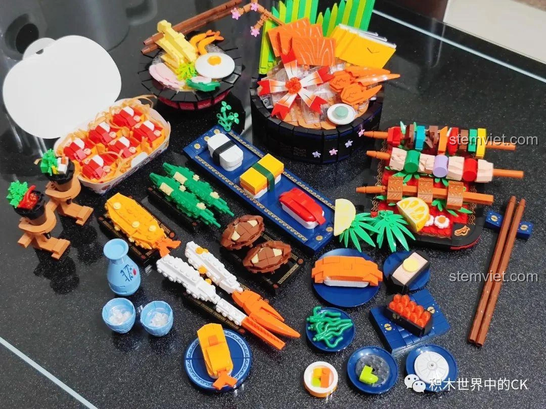 Toàn bộ bộ sưu tập lắp ráp SEMBO Ẩm thực Nhật Bản được kết hợp thành một đại tiệc hoành tráng, đầy đủ các món ăn.