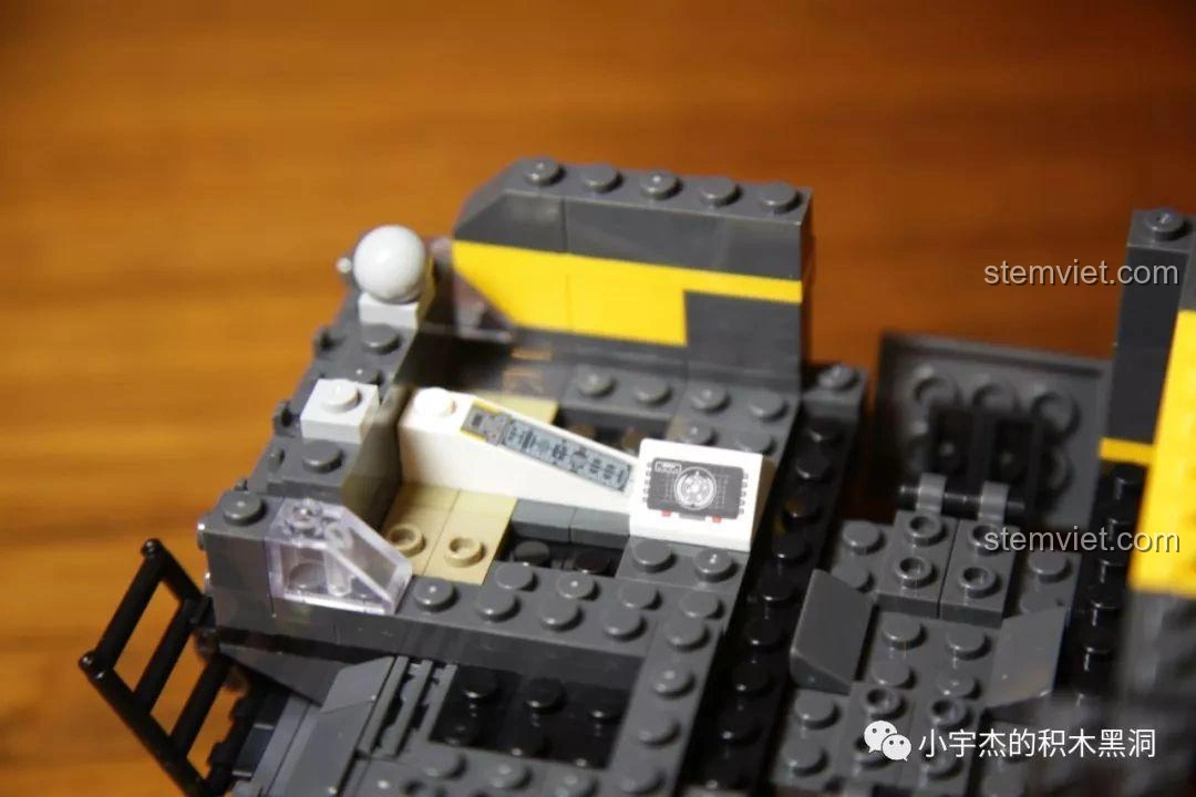 Phần đầu xe tải CN373 đã hoàn thành từ bộ Sembo Block 107008.