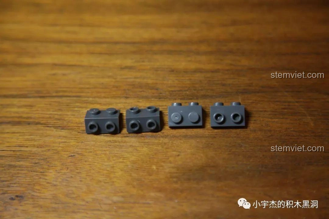 Phần đáy thùng xe tải CN373 đang được lắp ráp từ bộ Sembo Block 107008.