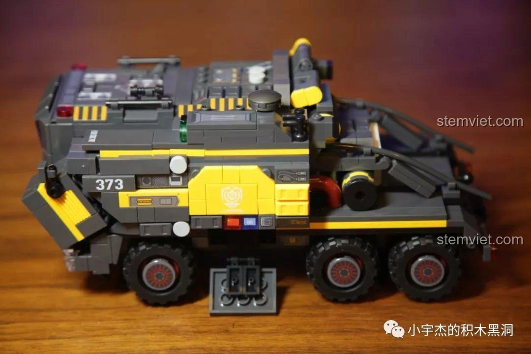 Các túi linh kiện được đánh số 3 cho bước lắp ráp tiếp theo của bộ Sembo Block 107008 Xe Tải Vận Chuyển CN373.