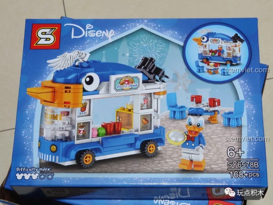 Tổng hợp 4 bộ đồ chơi lắp ráp Sheng Yuan SY6578 chủ đề xe bán hàng Disney, bao gồm xe của Vịt Donald, chuột Mickey, Minnie và Goofy. Món quà giá rẻ cho bé gái 6 tuổi.