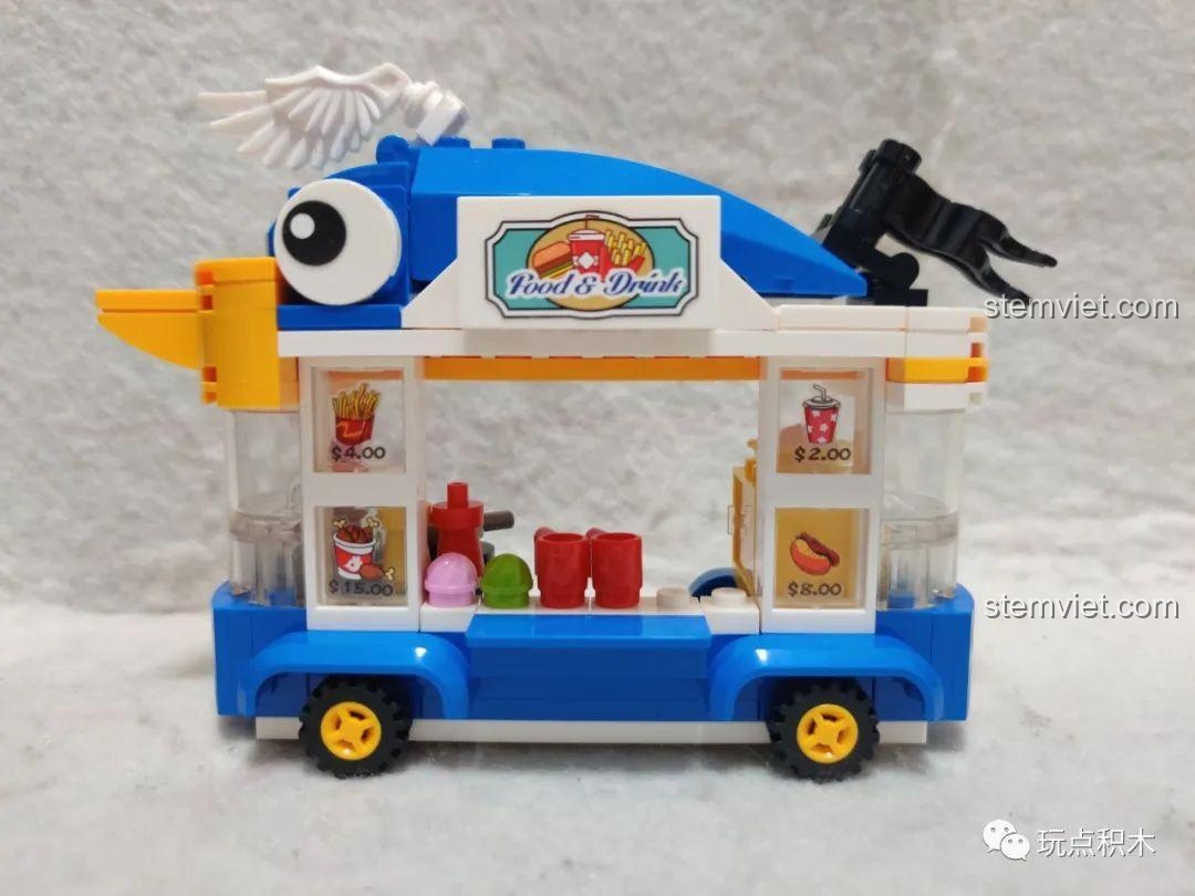 Hình ảnh review thực tế 4 mô hình xe bán hàng rong Vịt Donald, chuột Mickey, Minnie và Goofy sau khi lắp ráp xong. Bộ xếp hình SY6578B rất được các bé gái yêu thích.