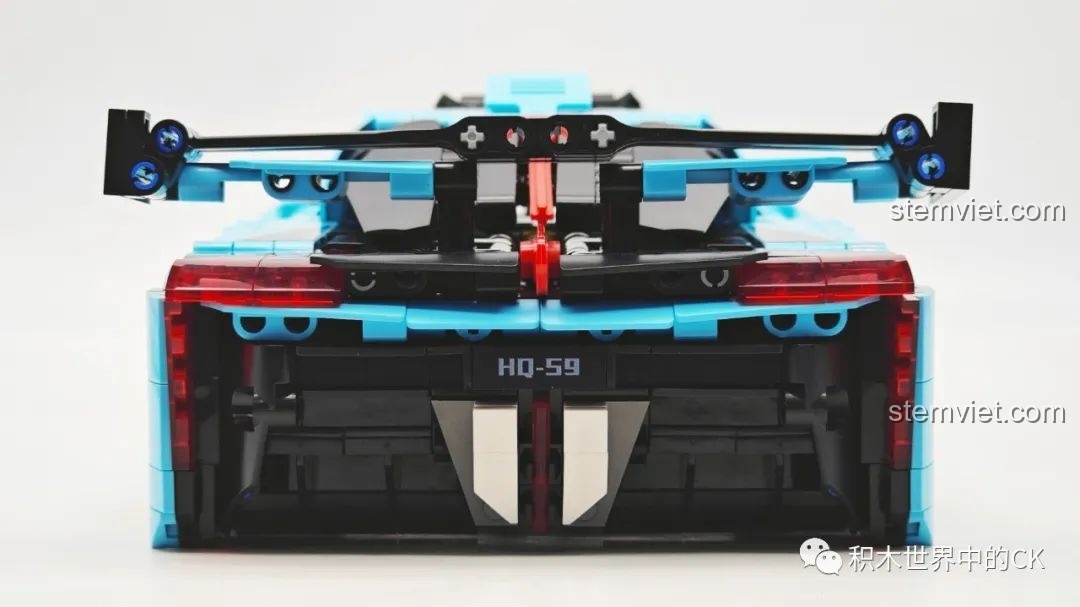 Mô hình JIESTAR 58108 Hồng Kỳ S9 nhìn trực diện từ phía sau, thể hiện sự cân đối và mạnh mẽ của thiết kế.