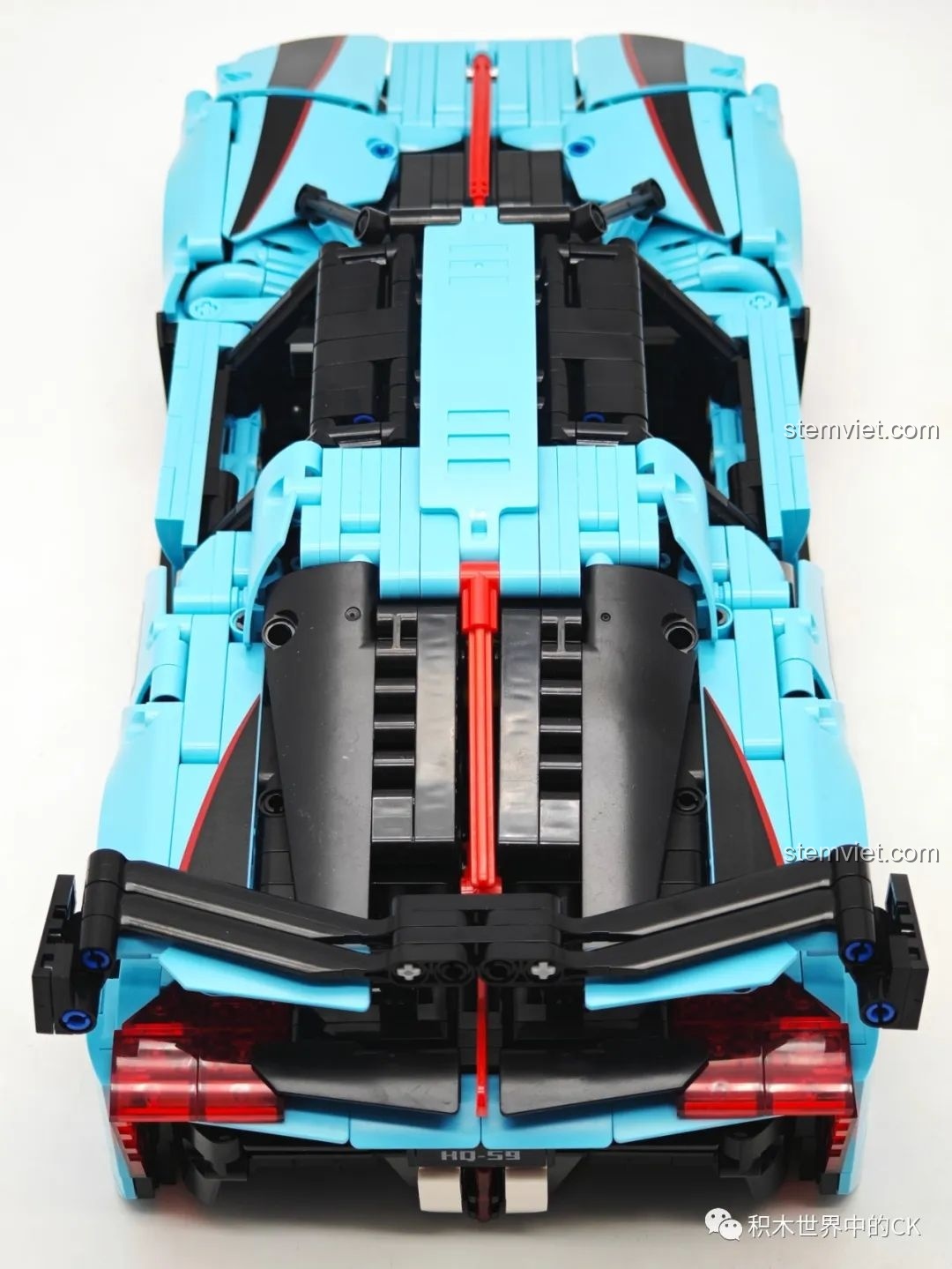 Mô hình JIESTAR 58108 Hồng Kỳ S9 nhìn từ trên xuống, cho thấy tổng thể thiết kế và các đường nét trên thân xe.