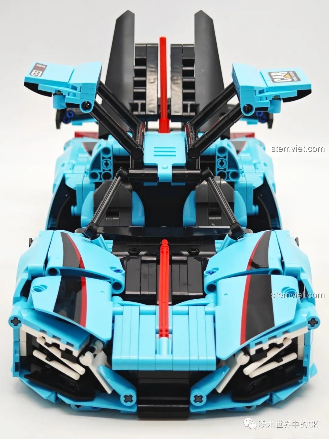 Mô hình JIESTAR 58108 Hồng Kỳ S9 hoàn chỉnh, sẵn sàng để trưng bày trong bộ sưu tập đồ chơi lắp ráp.