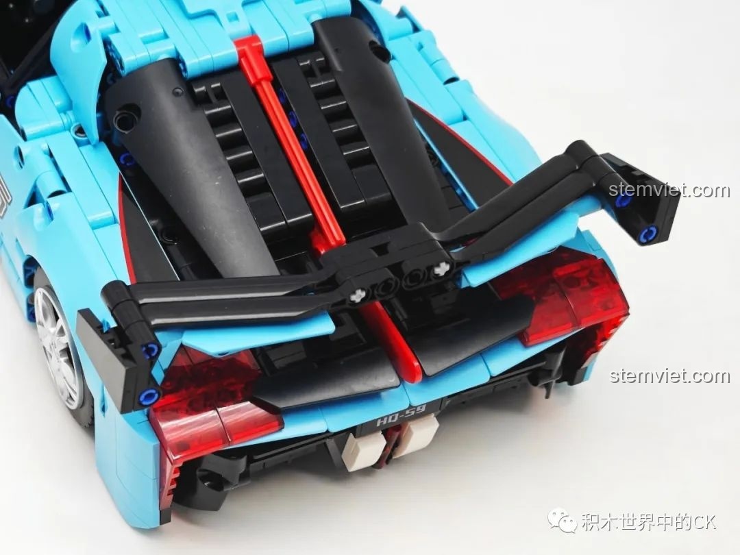 Mô hình JIESTAR 58108 Hồng Kỳ S9 nhìn từ trên xuống khi cửa và khoang động cơ mở, cho thấy cấu trúc phức tạp bên trong.