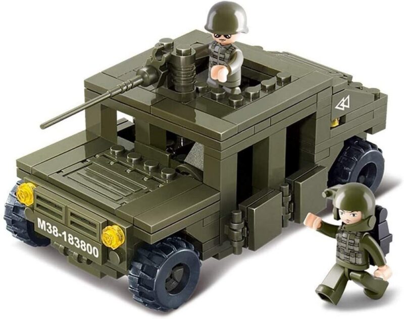 Bộ đồ chơi lắp ráp Sluban M38-B0203 Xe Bọc Thép Quân Sự K-1 Special Force màu xanh lá, có 265 mảnh ghép và 2 minifigure lính, phù hợp cho bé trai 6 tuổi, giá tốt.