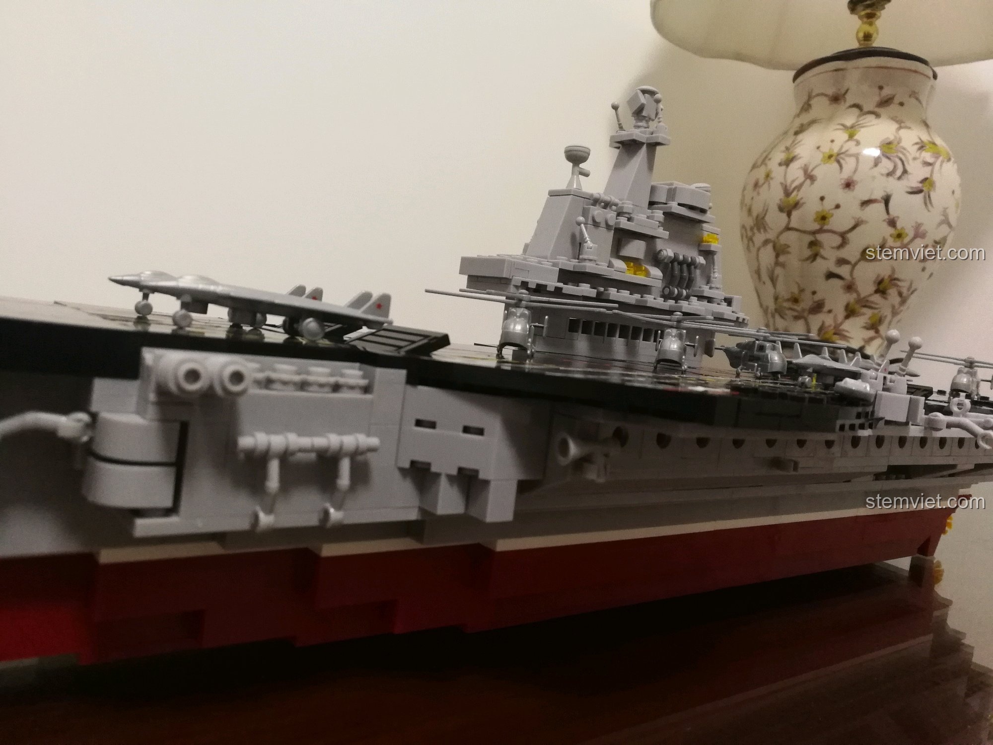 đồ chơi xây dựng Tàu sân bay Liêu Ninh, Sluban B0399 cho bé trai 6 tuổi, đáng tiền