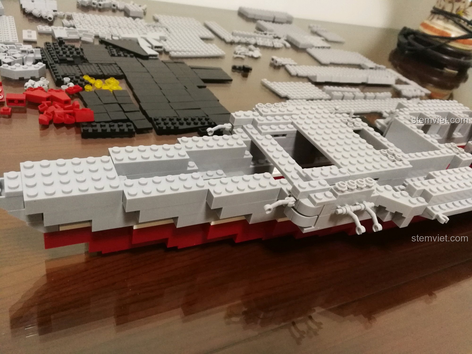 Tàu sân bay Liêu Ninh M38 B0399, đồ chơi mô hình Sluban cho bé trai 6 tuổi, giá bình dân