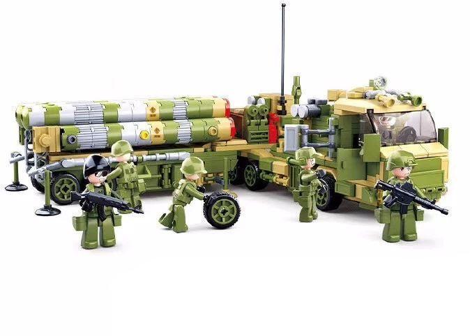 Mô hình quân sự Sluban M38-B0758E Xe Phóng Tên Lửa S-400. Bộ lắp ráp giá rẻ cho bé trai 6 tuổi yêu thích chủ đề quân đội.