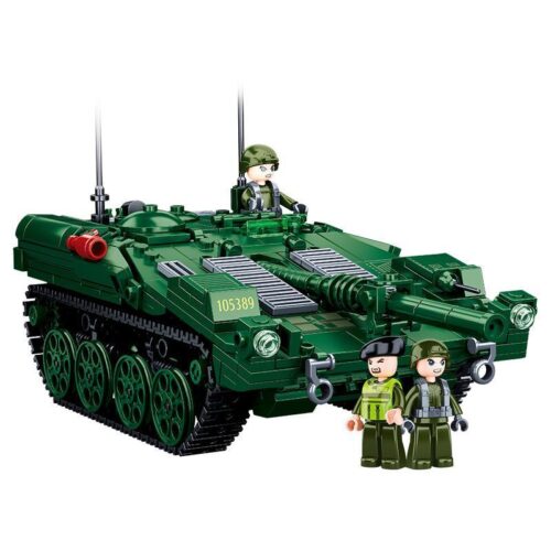 Mô hình đồ chơi lắp ráp xe tăng STRV-103 Sluban M38-B1010 cùng 2 minifigures lính, phù hợp cho bé trai 6 tuổi.