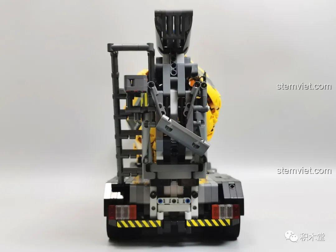 Sơ đồ cấu trúc chi tiết của mô hình Xe Trộn Bê Tông Tycole T4005, giúp hiểu rõ cơ chế hoạt động.