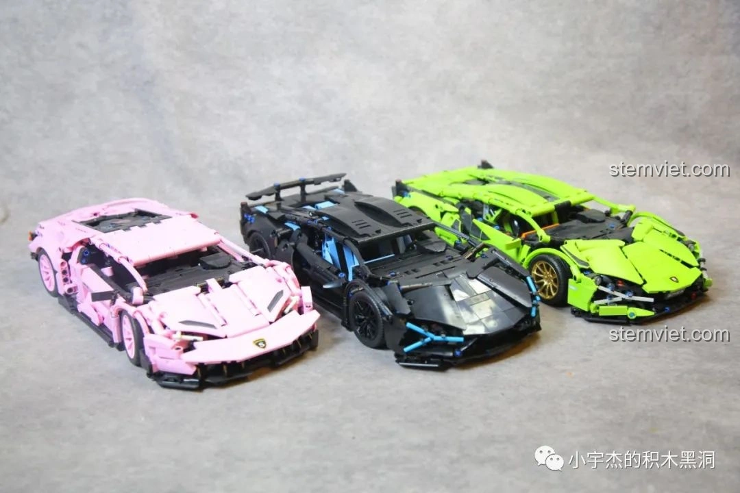 So sánh mô hình Lamborghini Sián FKP 37 Cyberpunk MK6002 với các phiên bản màu hồng và xanh lá, thể hiện sự đa dạng thiết kế.