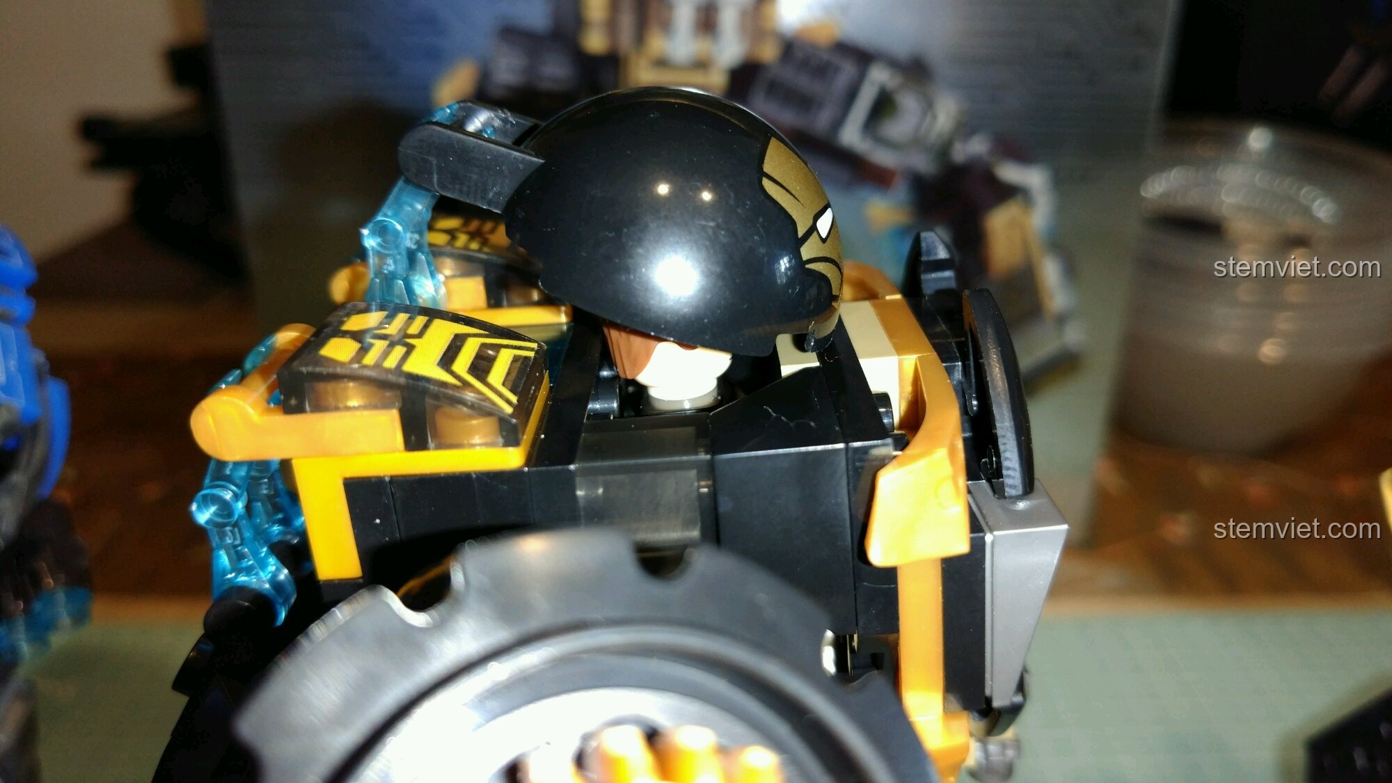 Góc nhìn bên cạnh khi so sánh robot Sembo 60023 với các mẫu khác, trải nghiệm Sembo 60023.