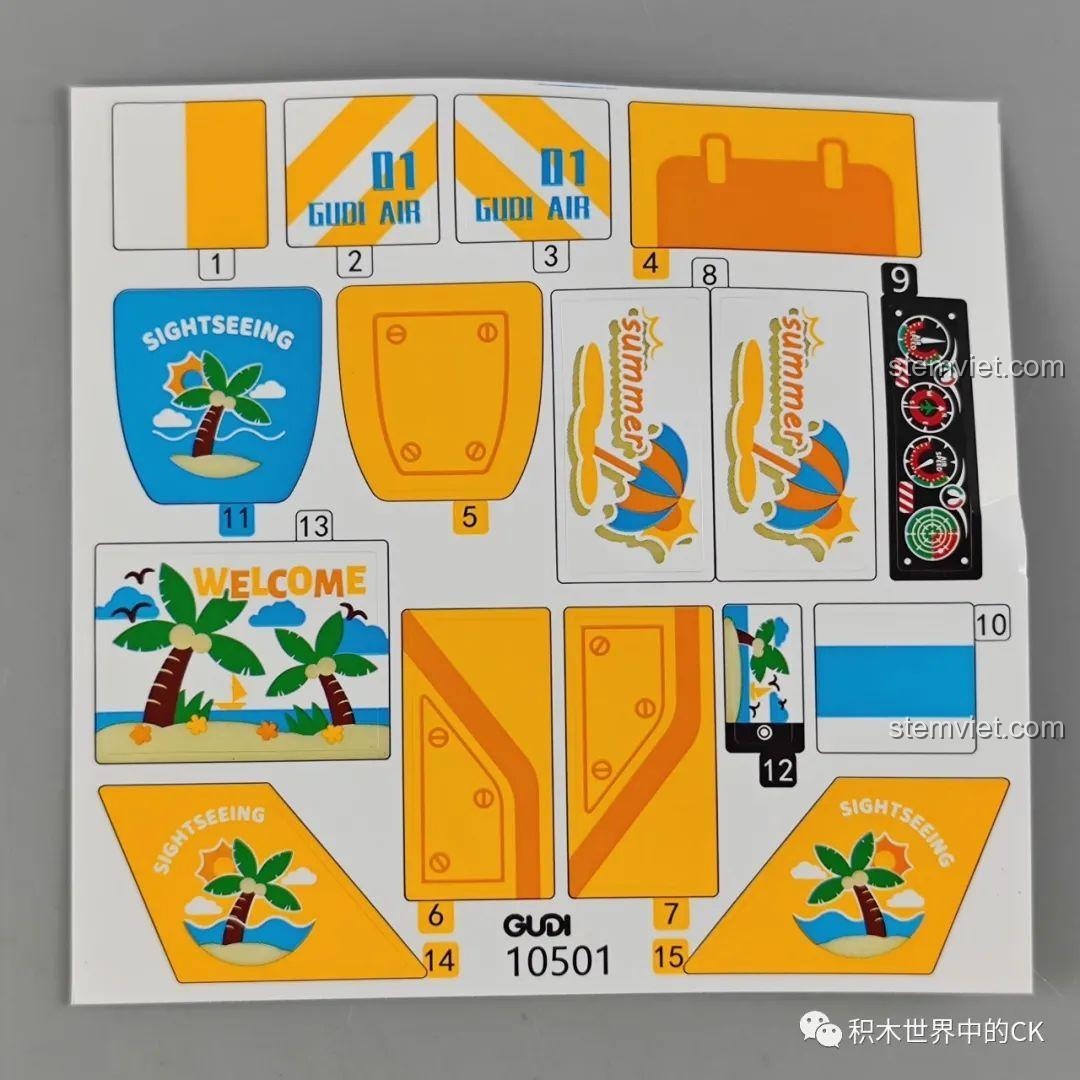 Tấm sticker của bộ lắp ráp GUDI 10501 Máy bay tham quan Yakai với các logo, số hiệu và hình ảnh trang trí chủ đề du lịch biển.