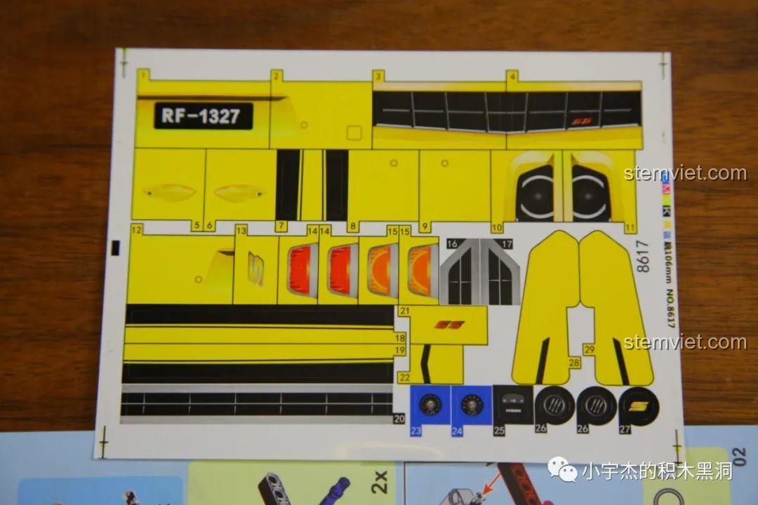 Tấm sticker đi kèm bộ xếp hình Siêu xe Chevrolet Camaro SY giá rẻ với nhiều chi tiết trang trí.