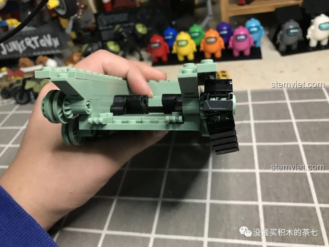 Hướng dẫn cách sửa lỗi xích xe tăng Jiazhi 0101 bằng cách điều chỉnh vị trí bánh răng.