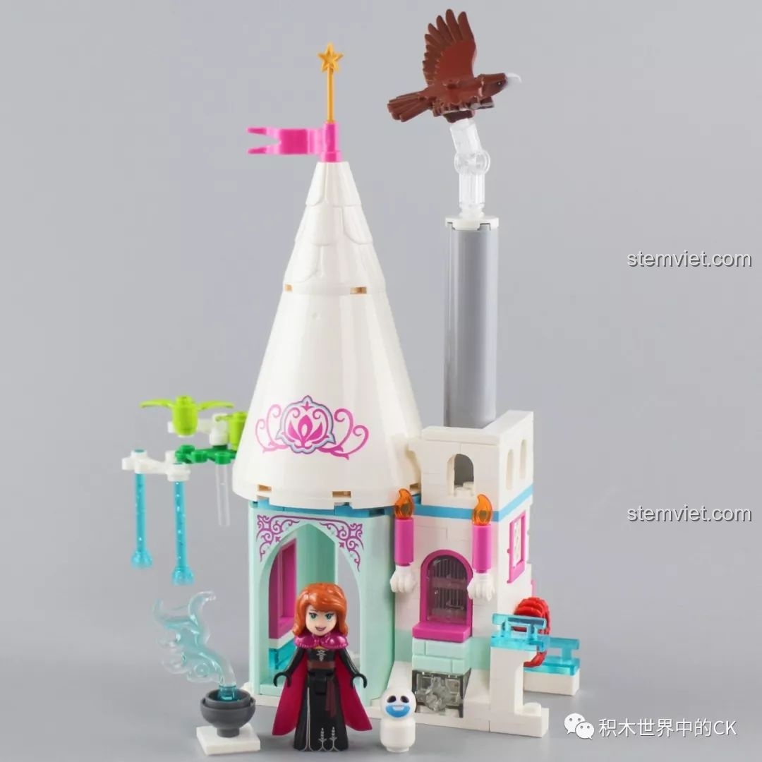 Mô hình Lâu đài Đại bàng Băng của Anna từ bộ lắp ghép SY1428 Lâu đài Băng giá, một trong 4 công trình nhỏ có thể lắp độc lập.