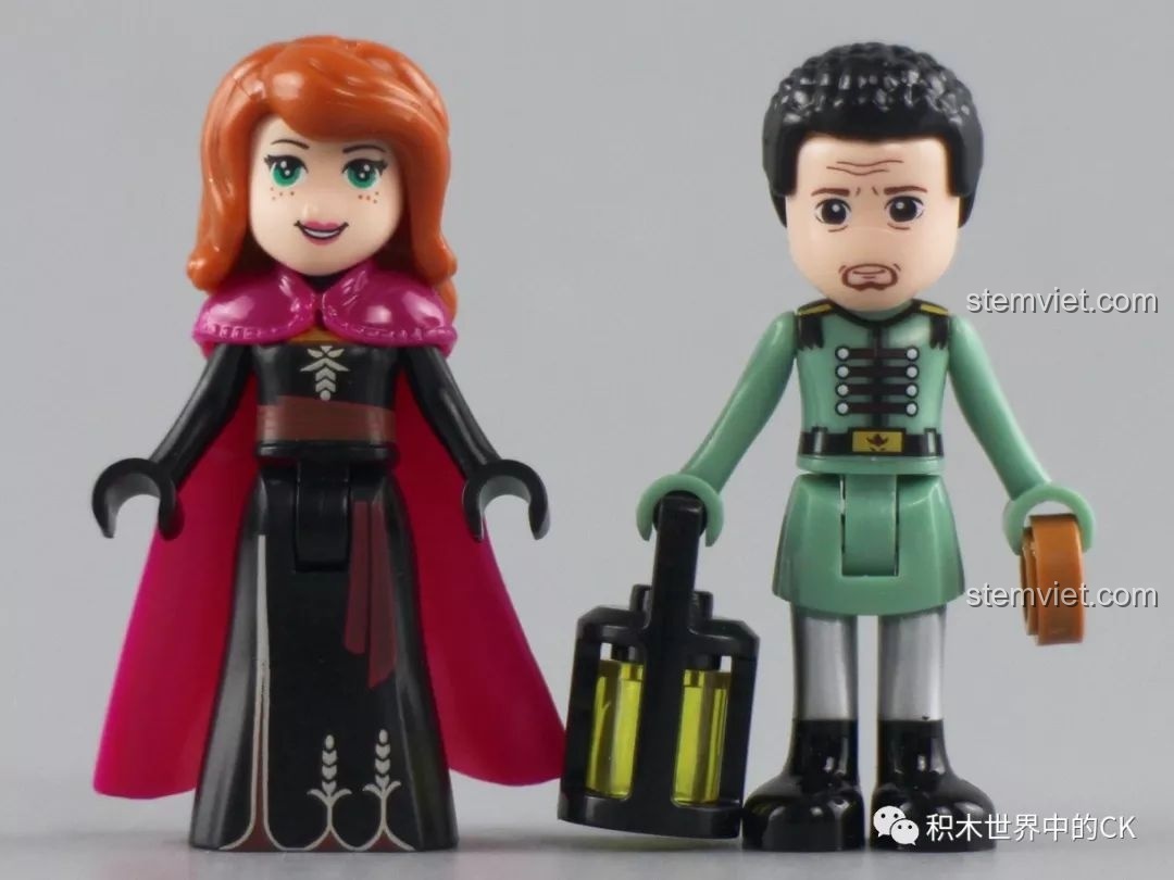 Hai nhân vật minifigures Anna và Mattias từ bộ lắp ghép SY1428 Lâu đài Băng giá, với trang phục và phụ kiện đặc trưng.