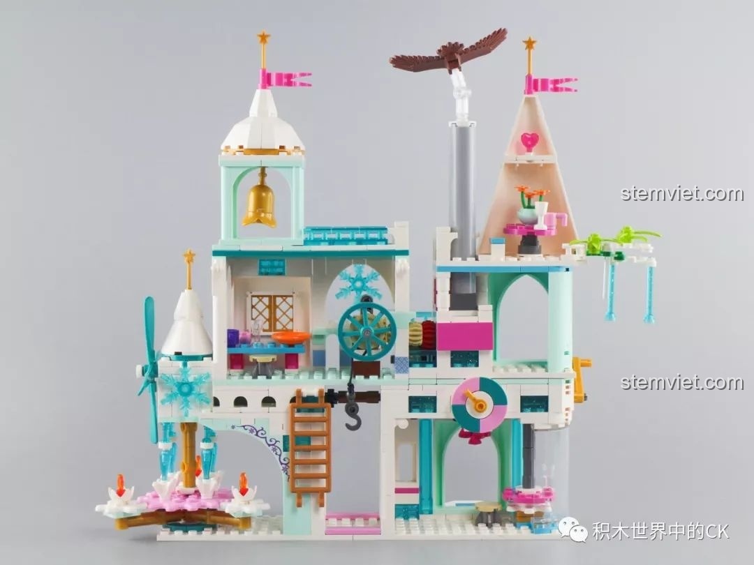 Mặt sau của bộ lắp ghép SY1428 Lâu đài Băng giá Công chúa Băng tuyết SY1428, thể hiện sự kết nối mượt mà và chắc chắn của các mảnh ghép.