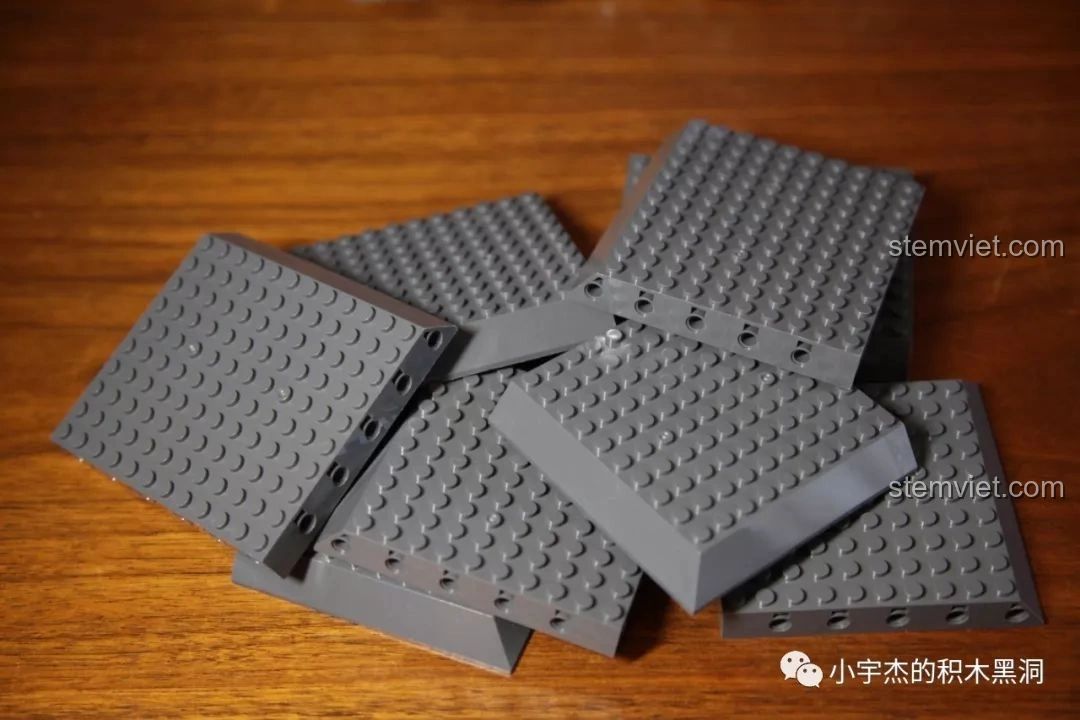 Các tấm đế dày của bộ lắp ráp WANGE 4219 Cầu Tháp Luân Đôn, tạo nền móng vững chắc.