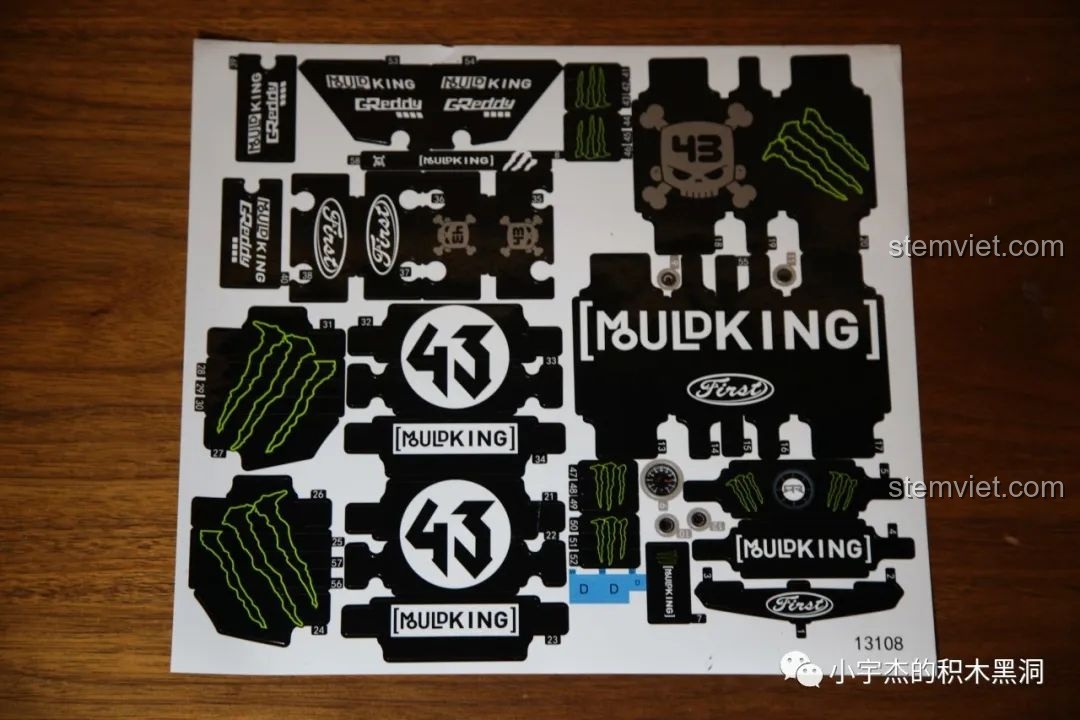 Tấm sticker lớn và chi tiết của Mô hình xe Ford Mustang Hoonicorn V2 Mould King 13108.