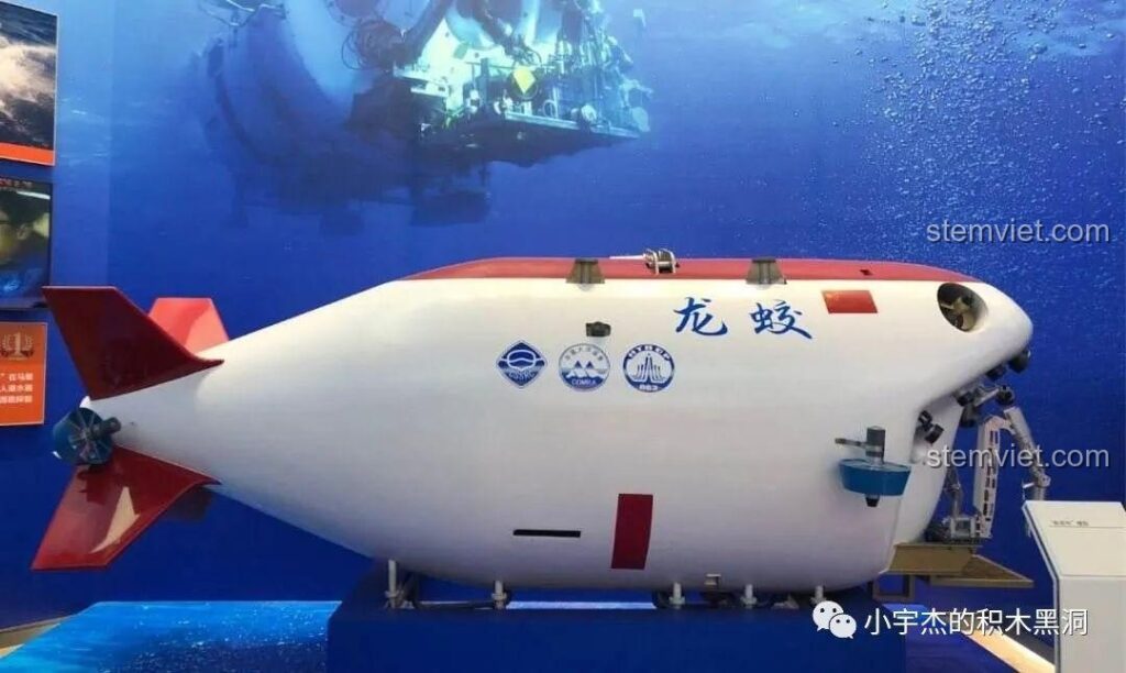 Mô hình tàu lặn Giao Long số 1 ngoài đời thực, biểu tượng công nghệ biển sâu của Trung Quốc.