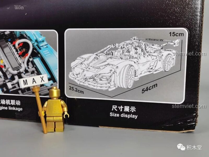 Ảnh review hộp bộ lắp ráp Siêu xe Hồng Kỳ S9 Tegao T5011 với minifigure để so sánh kích thước.