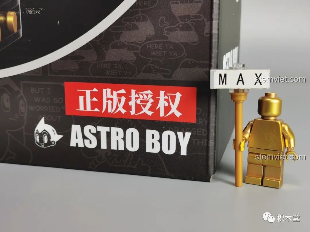 Tem bản quyền chính hãng Astro Boy trên hộp đồ chơi lắp ráp Pantasy 86203.