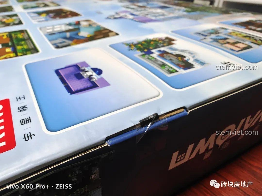 Cận cảnh tem niêm phong trên vỏ hộp bộ lắp ghép Modular Building Cafe Mould King giá rẻ, đảm bảo hàng mới.