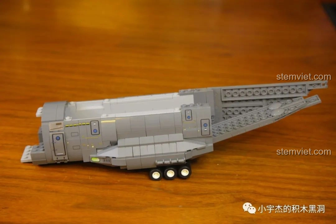 Phần thân và đuôi máy bay vận tải quân sự Vận-20 SEMBO 202130 đang được lắp ráp