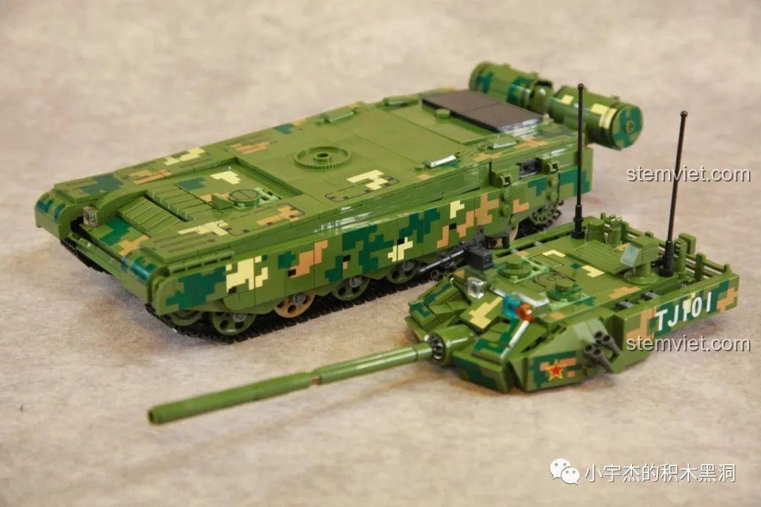 Thân xe và tháp pháo của Xe tăng Type 99A đã hoàn thiện, sẵn sàng để lắp ráp lại với nhau.