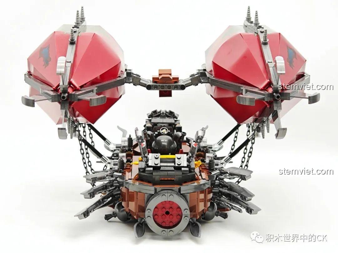 Góc nhìn chéo từ phía sau của Tàu bay Goblin trong World of Warcraft JIESTAR, khoe trọn vẻ đẹp mô hình.