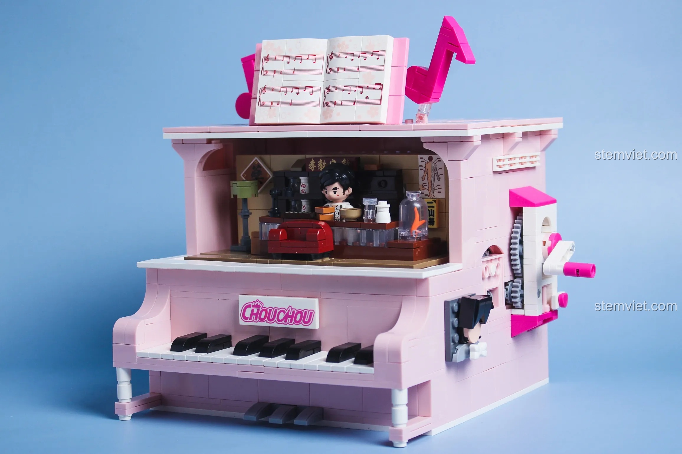 Thành phẩm mô hình Đàn Piano Xoay 4 Chiều Không Gian Âm Nhạc Của Châu Kiệt Luân Keeppley DZ0155 màu hồng.