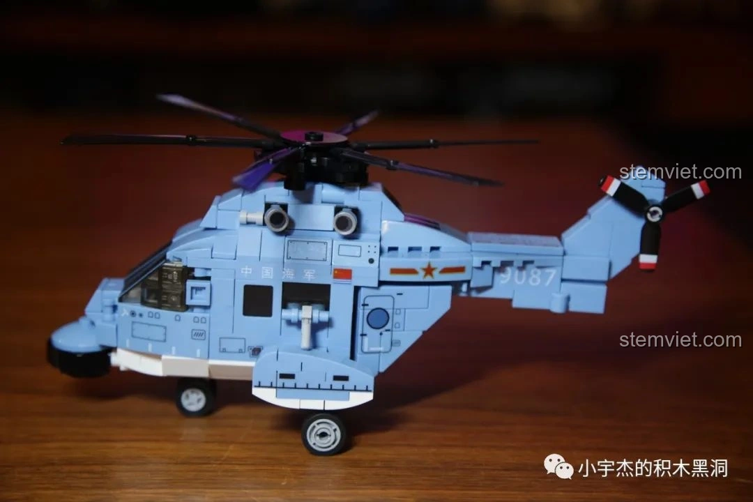 Hình ảnh kêu gọi theo dõi kênh của người review đồ chơi lắp ráp