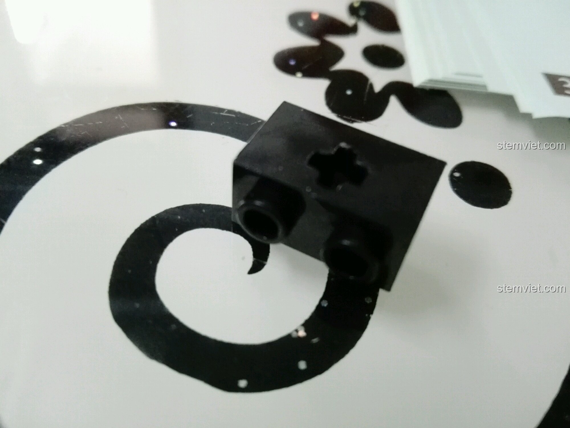 Một chi tiết đặc biệt bị thiếu trong quá trình lắp ráp, một vấn đề được ghi nhận trong trải nghiệm Xingbao XB-03026.