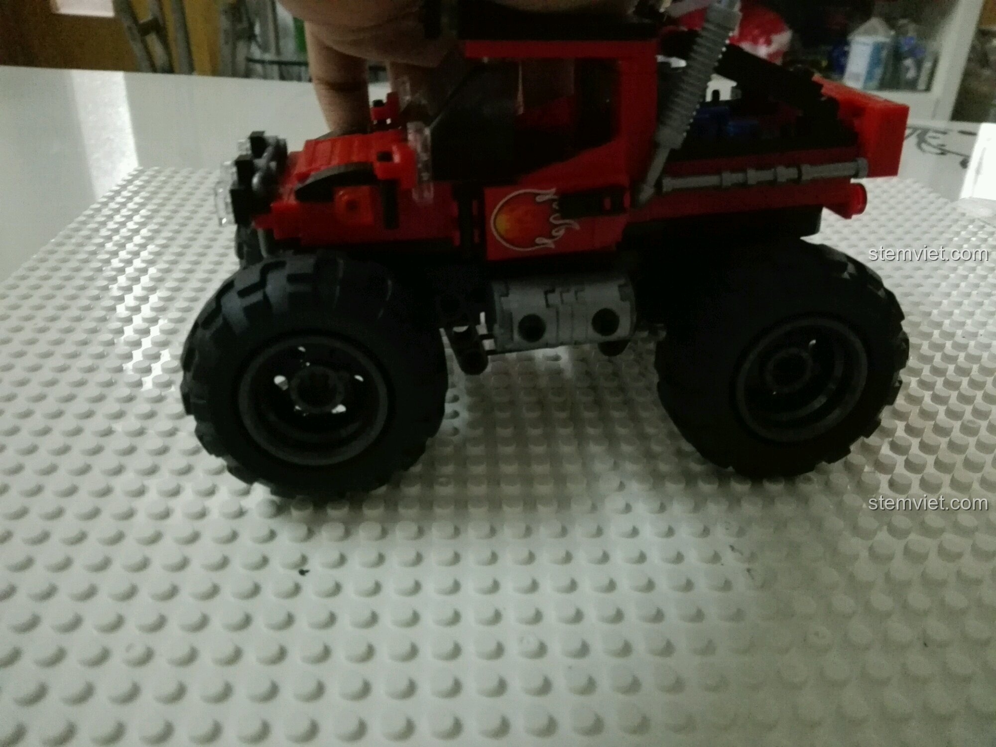 Trải nghiệm Xingbao XB-03025 Xe bán tải địa hình với hệ thống treo 4 bánh độc lập linh hoạt.