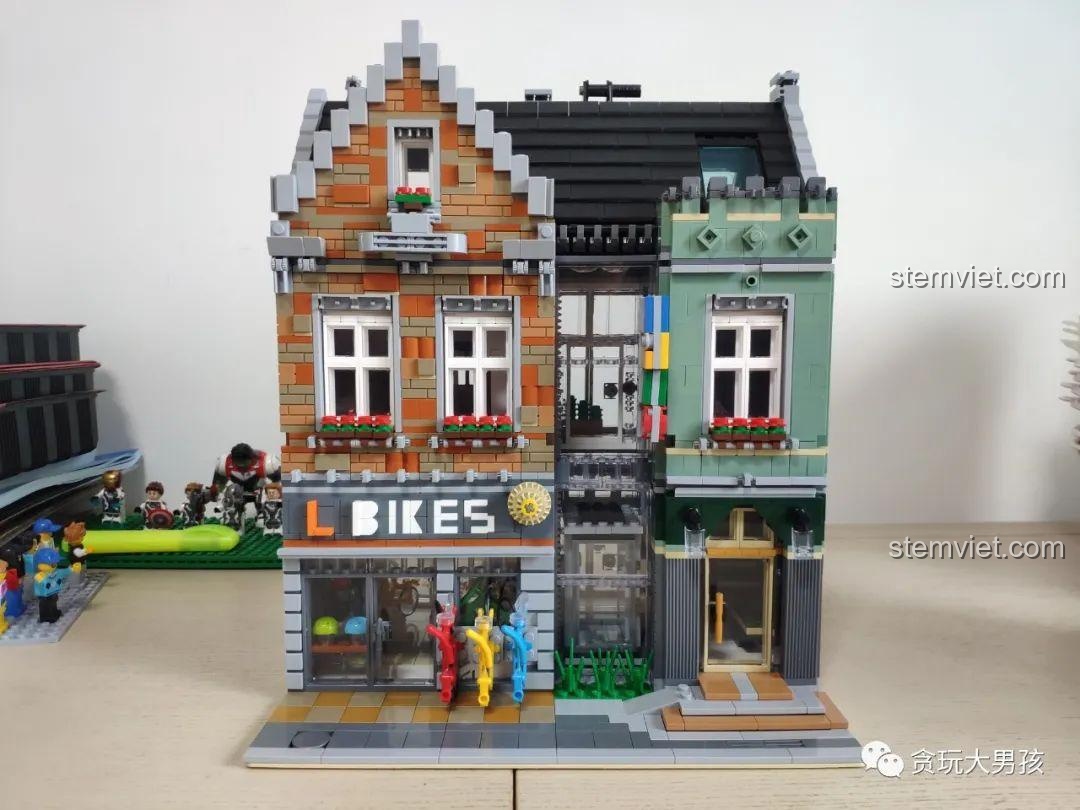 Toàn cảnh mặt tiền của mô hình Leier 10004 Cửa hàng xe đạp sau khi hoàn thiện, màu sắc hài hòa, kiến trúc đẹp.